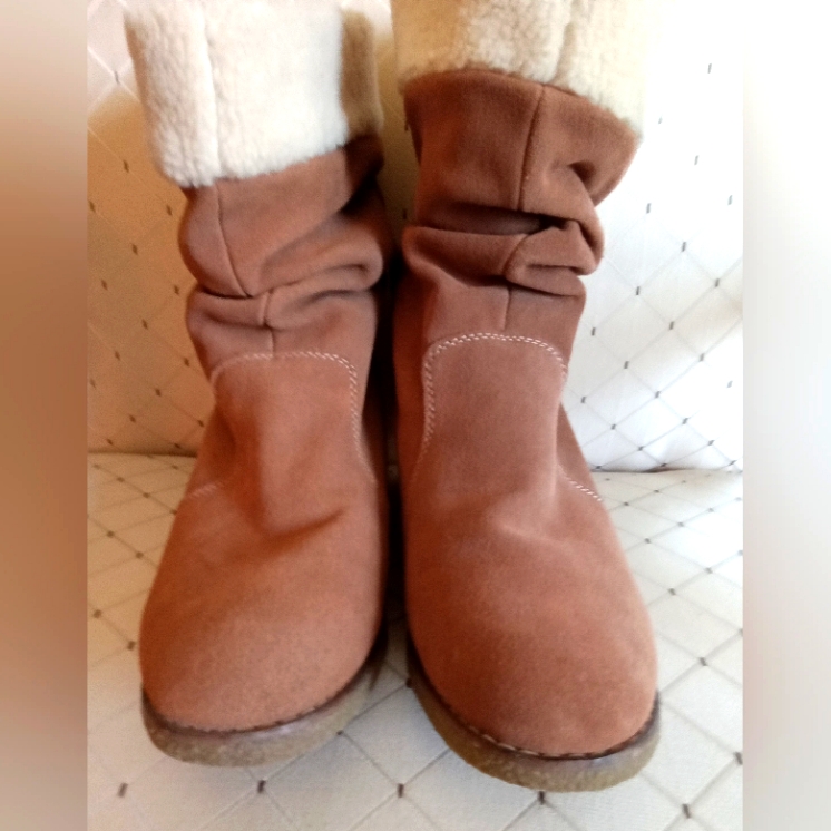 Lands End Pull On Slouch Mid-Calf Boots